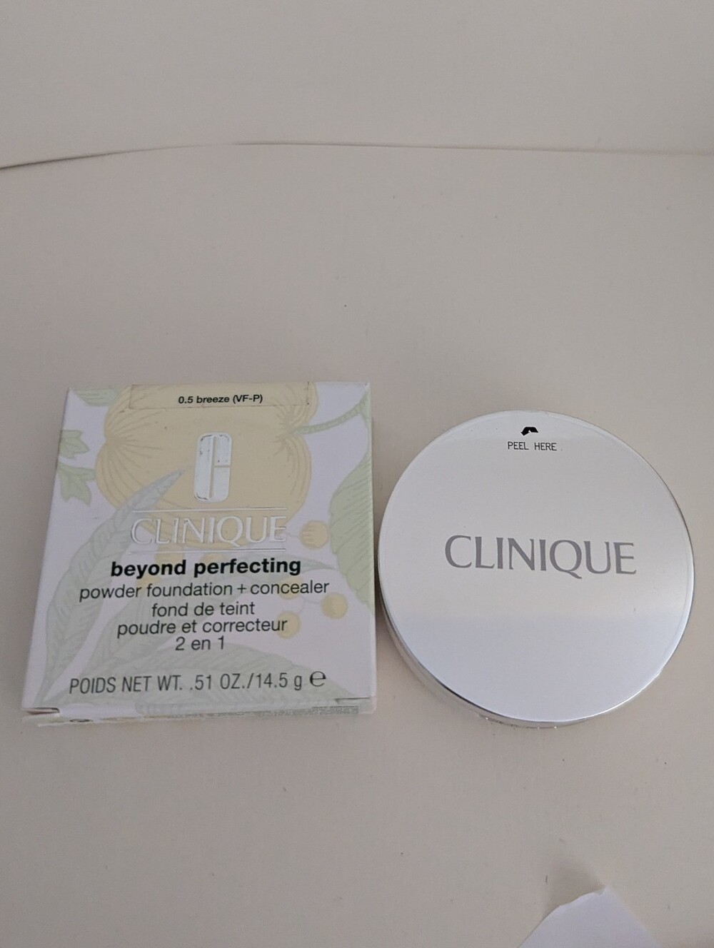 Clinique Beyond Perfecting Powder Foundation + Concealer - 0.5 Breeze